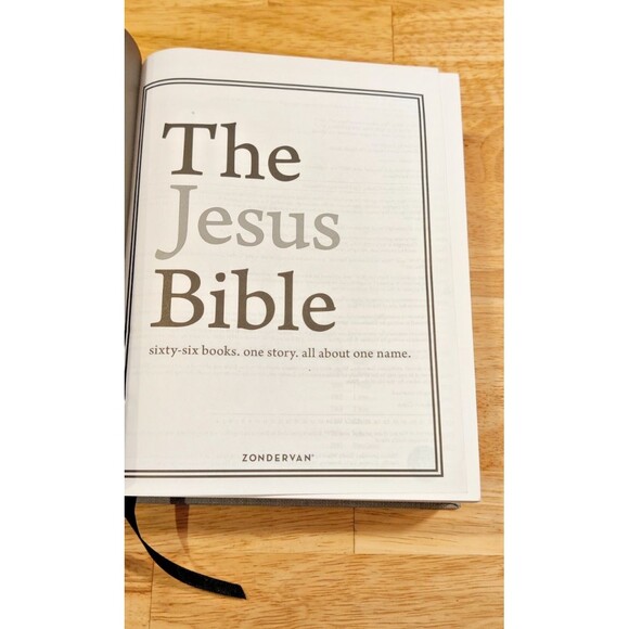 The Jesus Bible, NIV Edition, Cloth over Board, Gray Linen, Zondervan Bibles - Picture 7 of 11